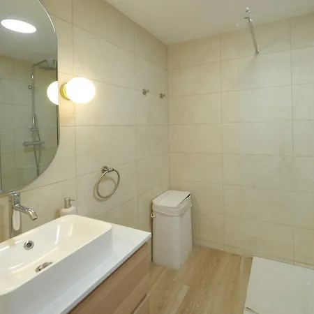 2035 Golden Modern *