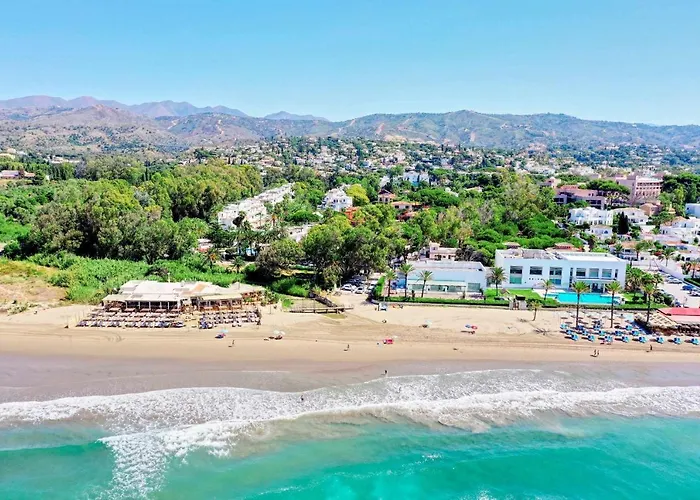 2035 Golden Modern شقة