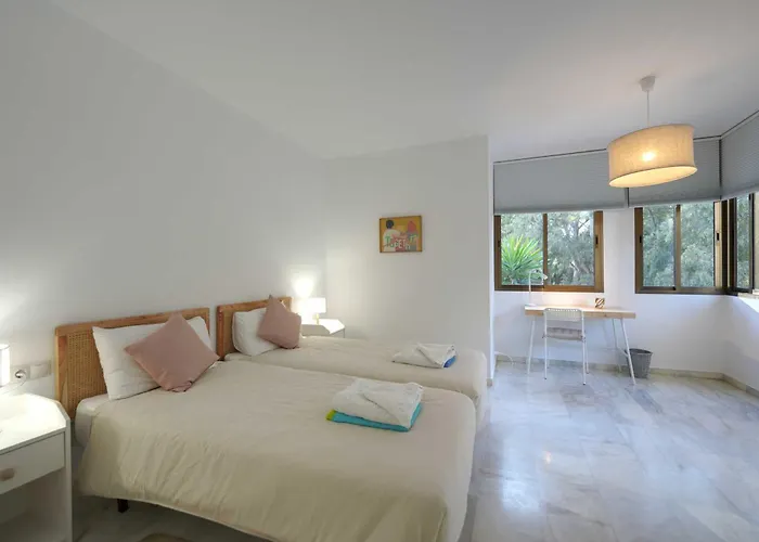 アパート 2035 Golden Modern