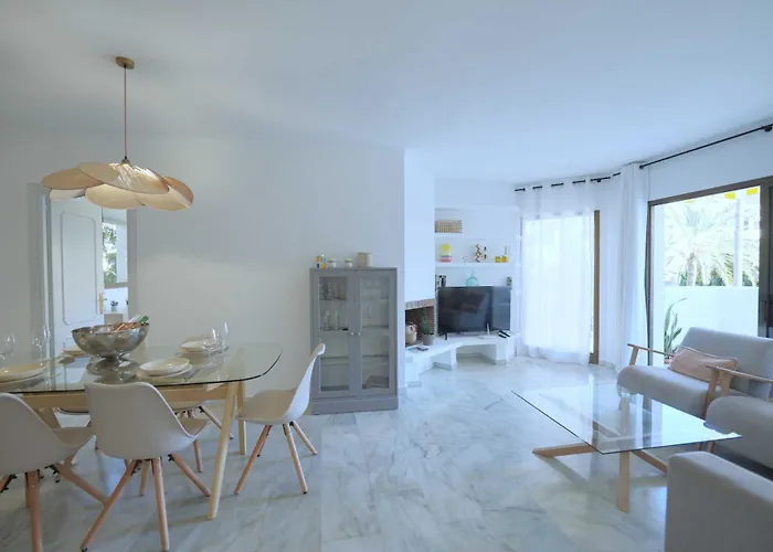 2035 Golden Modern Daire Marbella